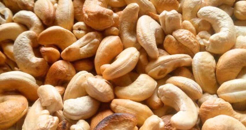 Overview Of Cashews, Nutritional Benefits, and Their Composition